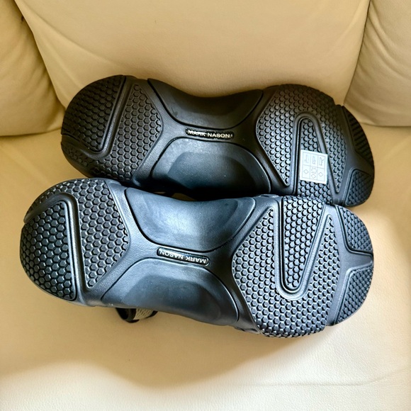 MARK NASON SANDALS CHUNKY HEEL SHEER ACRYLIC STRAPS BLACK TRIM SIZE 8 NWT - Picture 6 of 9